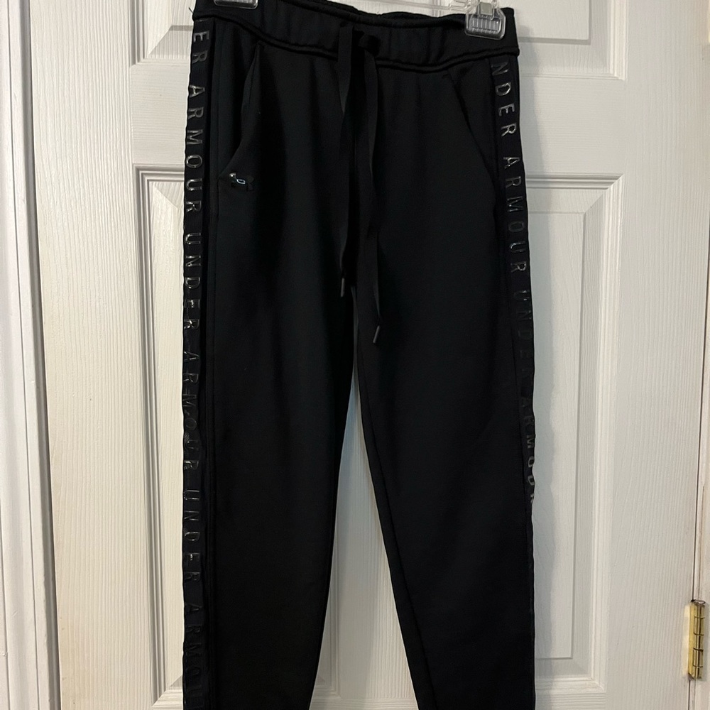Women’s XS Under Armour joggers